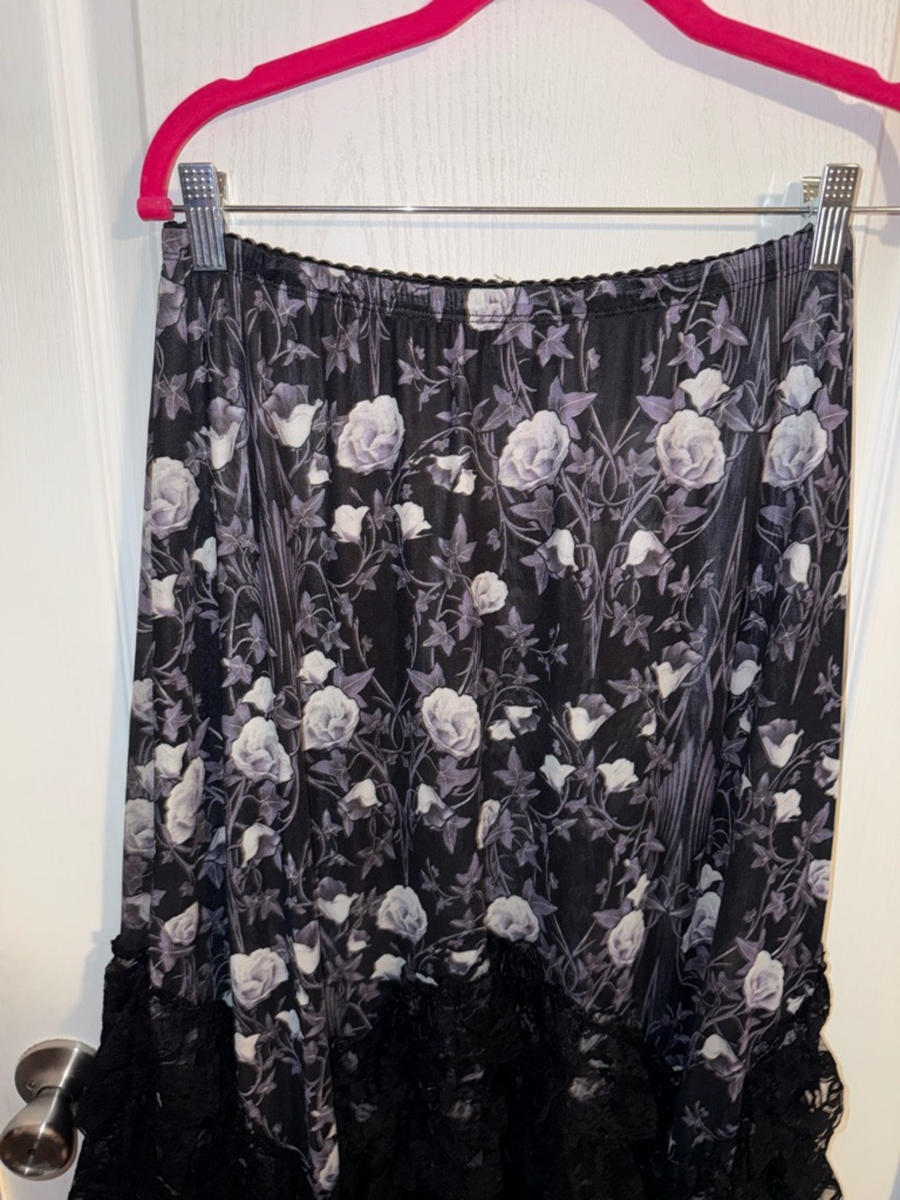 Widow sheer floral skirt - Picture 5 of 12